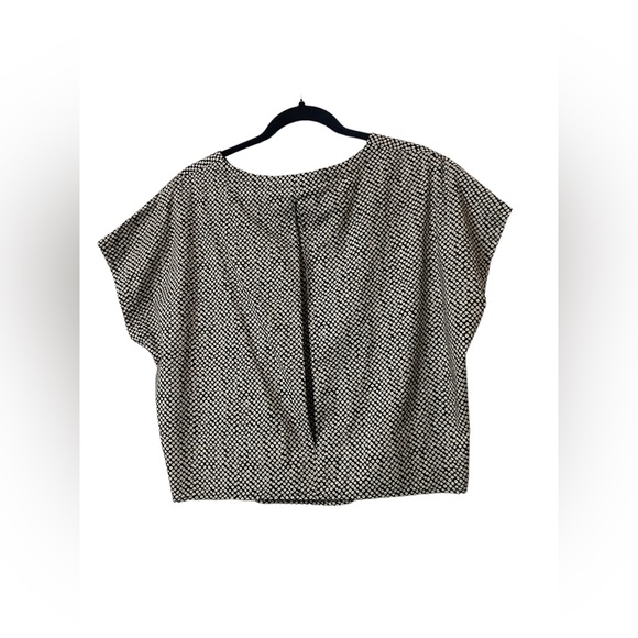 Eileen Fisher cotton top, size small with a hidden pleat at the back. - Picture 3 of 12